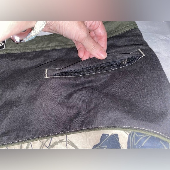 AFTCO Blue Water Size 42 Men’s Fishing Swim Trunks Shorts Beige Black Floral - Picture 11 of 12